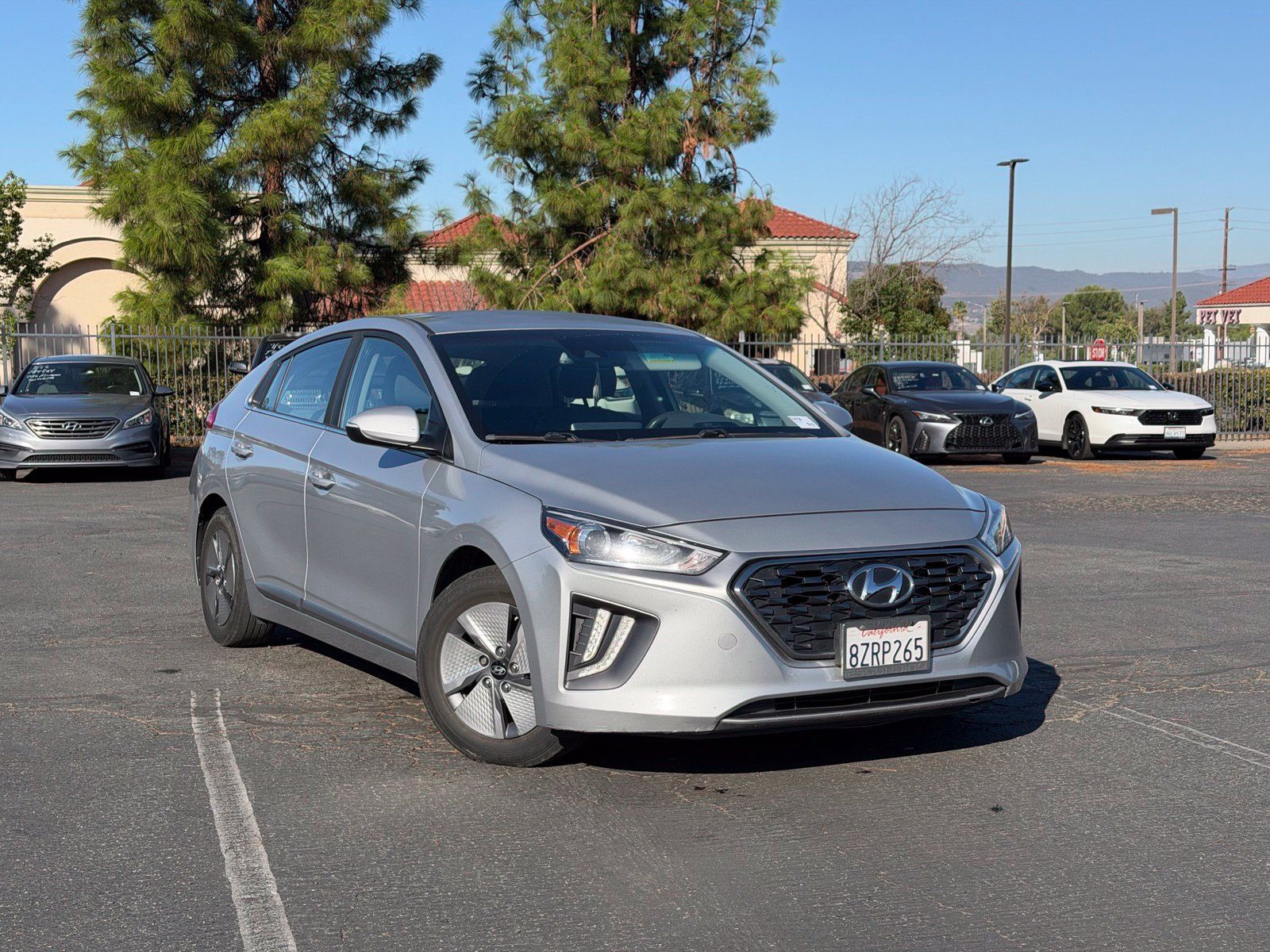 Used 2022 Hyundai Ioniq SE FWD image 1