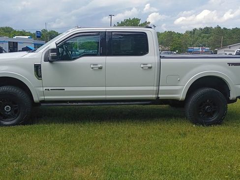 Used 2022 Ford F250 Lariat w/ Tremor Off-Road Package AWD/4WD image 3