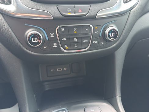 Used 2023 Chevrolet Equinox LT w/ Driver Convenience Package AWD/4WD image 22