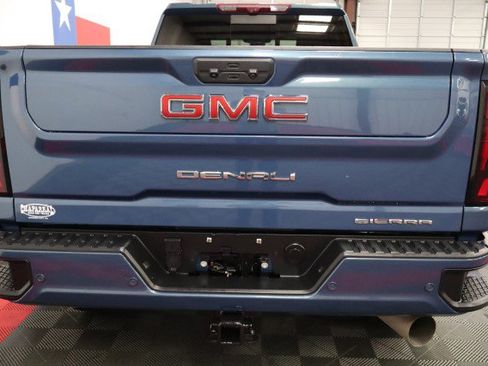 Used 2024 GMC Sierra 2500 Denali w/ Denali Reserve Package AWD/4WD image 19