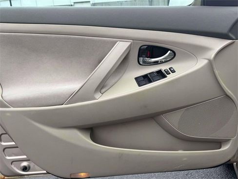 Used 2008 Toyota Camry LE image 14