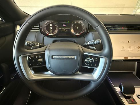 Used 2026 Land Rover Range Rover Long Wheelbase SE AWD/4WD image 30