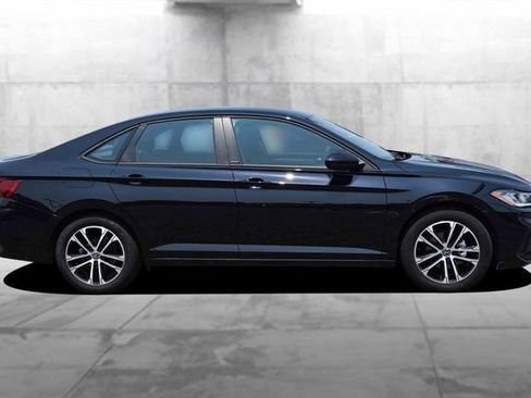 Certified 2025 Volkswagen Jetta Sport FWD image 5