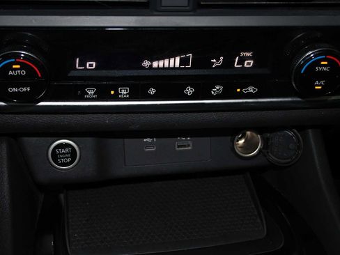 Used 2023 Nissan Rogue SV FWD image 38