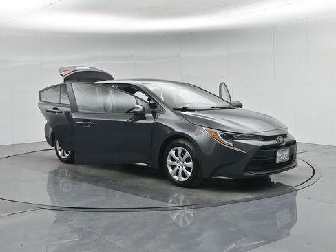 Used 2024 Toyota Corolla LE image 31