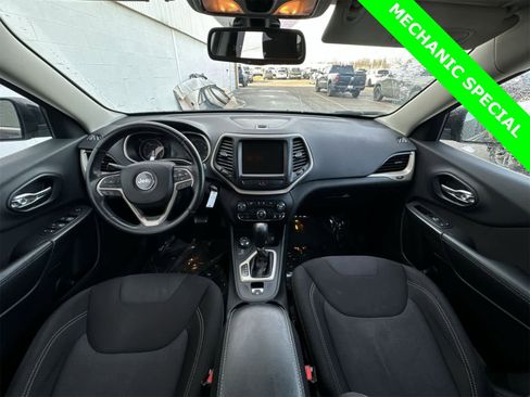 Used 2015 Jeep Cherokee Latitude image 15