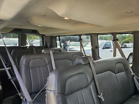 Used 2020 Chevrolet Express 3500 LS image 23