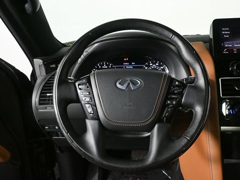 Used 2024 INFINITI QX80 Sensory AWD/4WD image 2