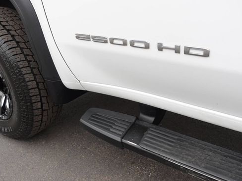 Used 2022 GMC Sierra 2500 Pro w/ Convenience Package AWD/4WD image 13