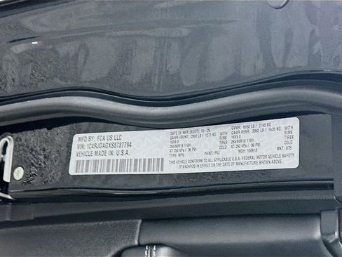 New 2025 Jeep Grand Cherokee Laredo X w/ Luxury Tech Group I image 19