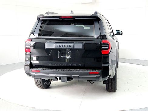 New 2025 Toyota 4Runner SR5 image 5