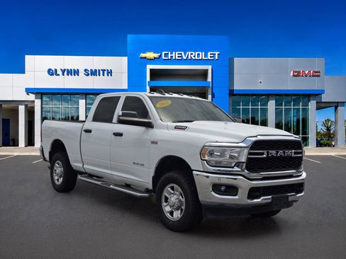 Used 2022 RAM 2500 Tradesman w/ Chrome Appearance Group AWD/4WD image 5