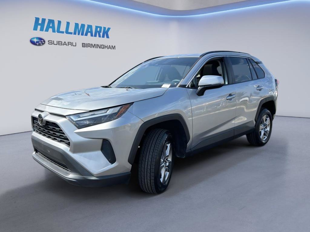 Used 2023 Toyota RAV4 XLE w/ Convenience Package FWD image 4