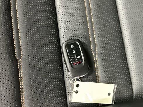 Used 2025 Honda CR-V Sport-L image 32