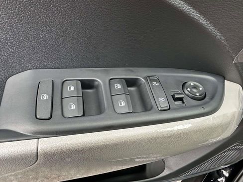 New 2026 Hyundai Venue SEL FWD image 30