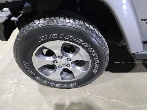 Used 2017 Jeep Wrangler Unlimited Sahara w/ Connectivity Group image 24