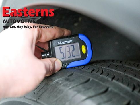 Used 2022 Ford Escape SE image 28