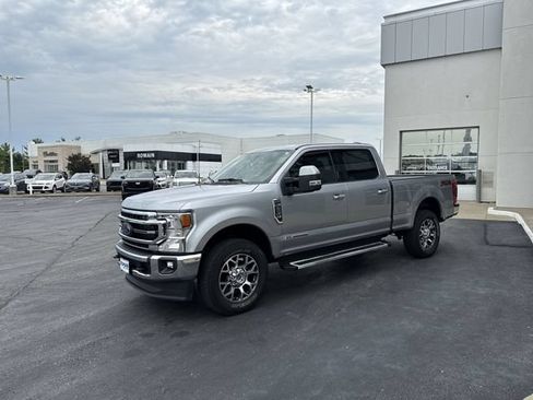 Used 2022 Ford F250 Lariat w/ Lariat Value Package AWD/4WD image 3