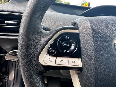 Used 2018 Toyota Prius Two image 21