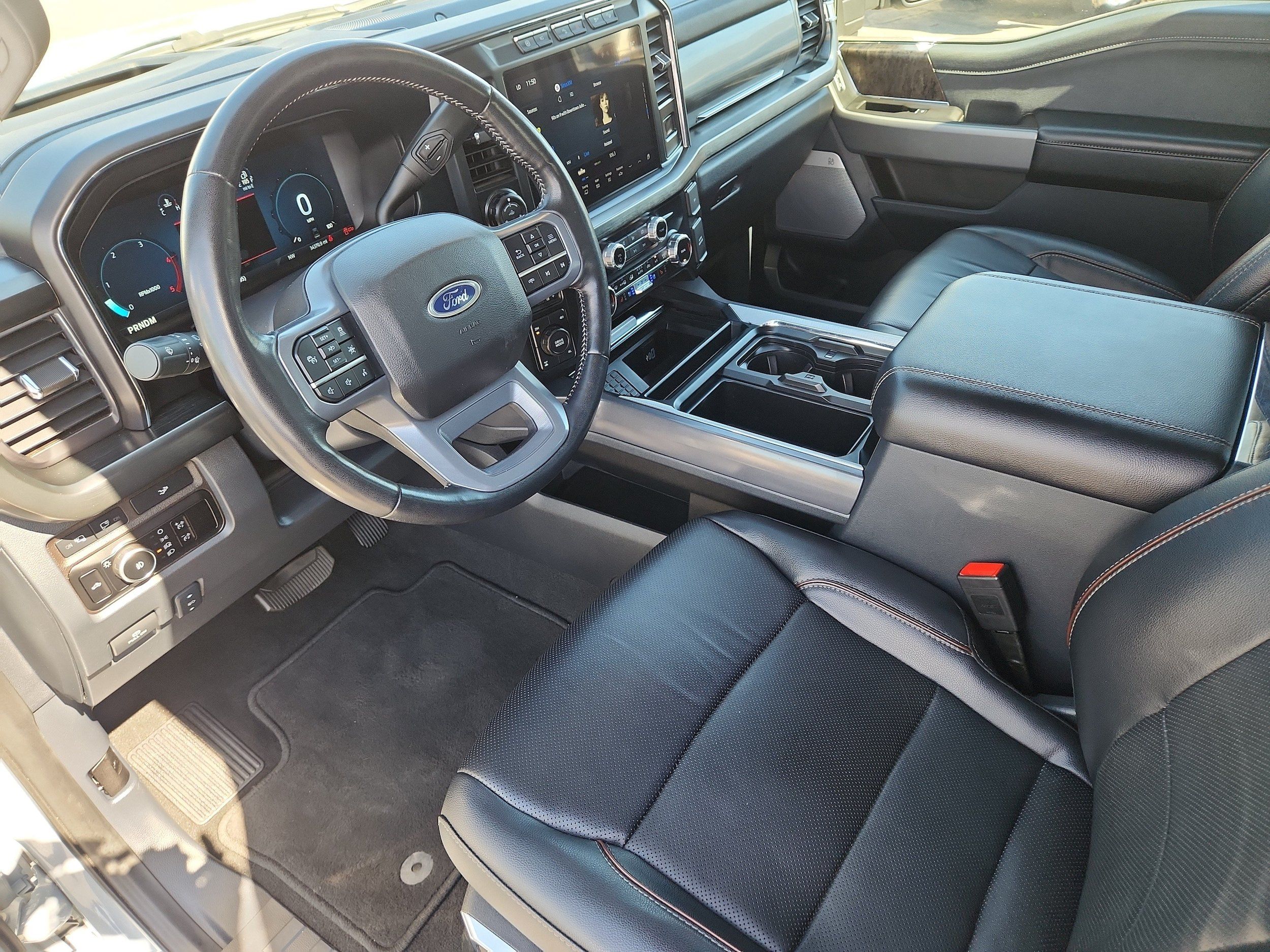 Used 2024 Ford F350 Lariat w/ Lariat Ultimate Package AWD/4WD image 9