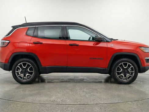 Used 2025 Jeep Compass Trailhawk image 11