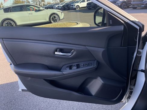 Used 2022 Nissan Sentra SV w/ Trunk Package image 17