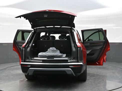 New 2026 Cadillac Vistiq Luxury w/ LPO, Floor Liner Package image 30