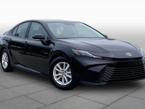 Used 2026 Toyota Camry LE FWD image 3