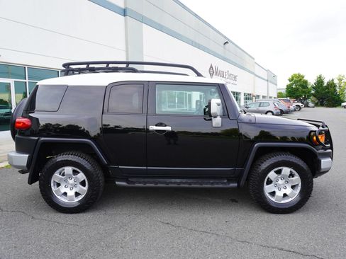 Used 2010 Toyota FJ Cruiser 4WD image 8