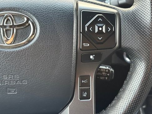 Used 2018 Toyota Tacoma TRD Sport image 23