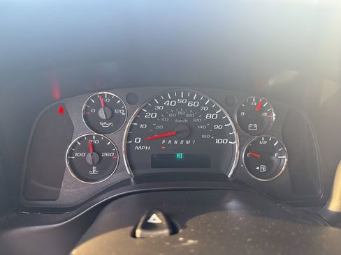 Used 2023 Chevrolet Express 2500 w/ Driver Convenience Package image 19