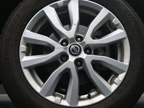 Used 2020 Nissan Rogue Sport SV w/ Technology Package FWD image 9
