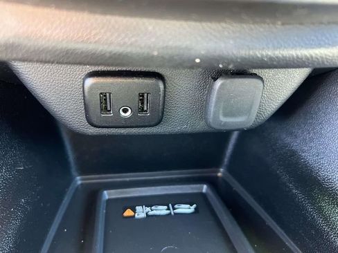 Used 2023 Chevrolet Traverse LT FWD image 32