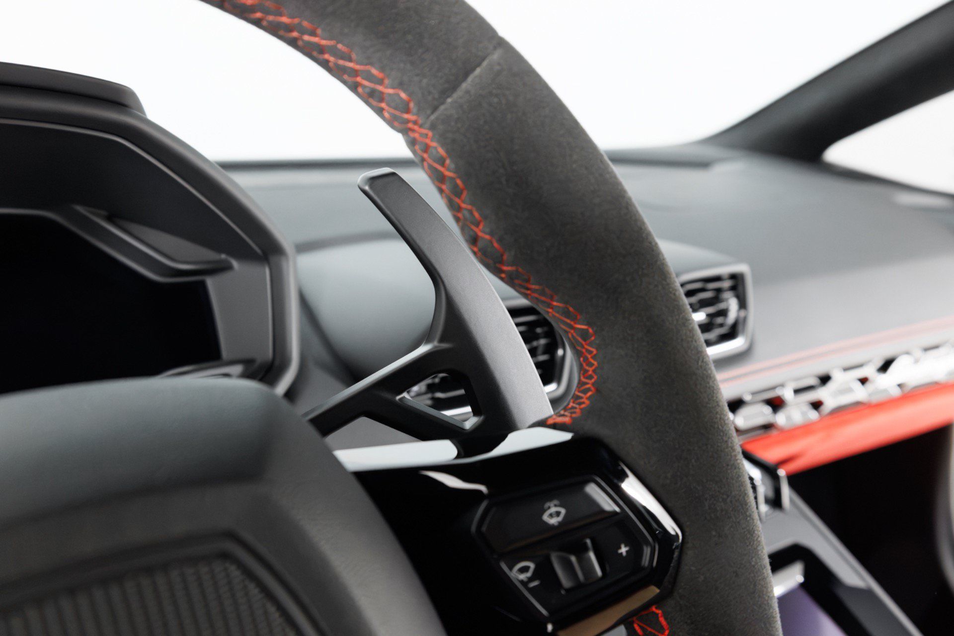Used 2023 Lamborghini Huracan EVO RWD image 23