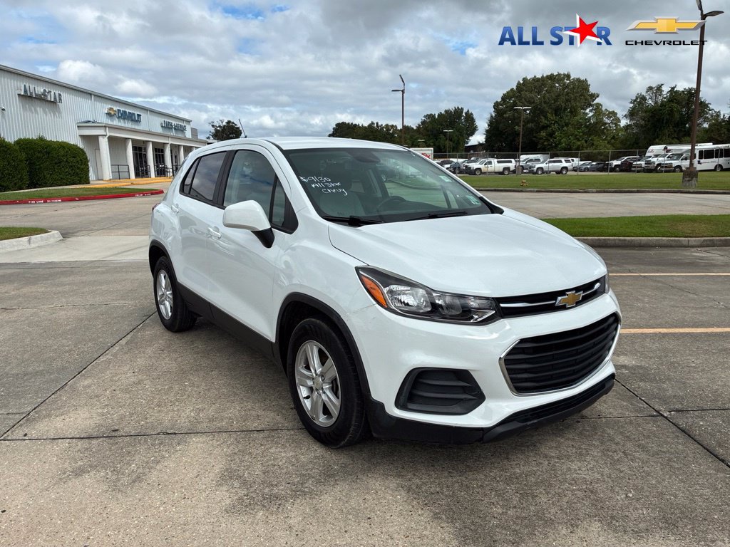 Used 2022 Chevrolet Trax LS w/ Tint and Cruise Package FWD image 1