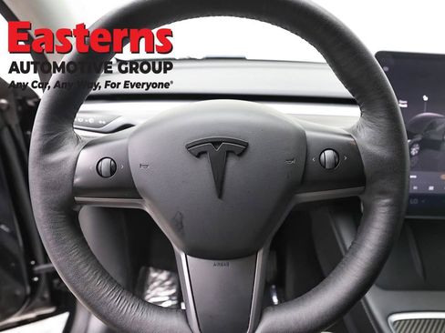 Used 2022 Tesla Model Y Long Range AWD/4WD image 10