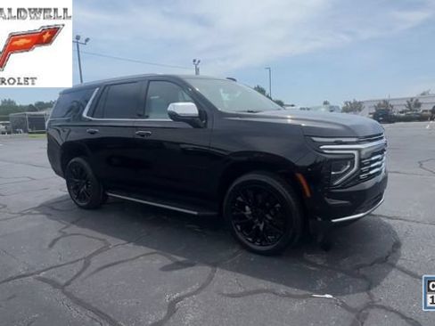 Used 2025 Chevrolet Tahoe Premier AWD/4WD image 2