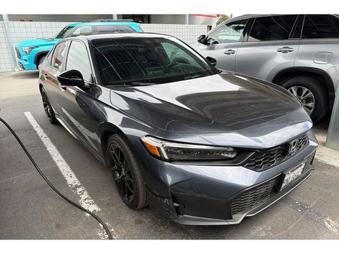 Used 2025 Honda Civic Sport image 2