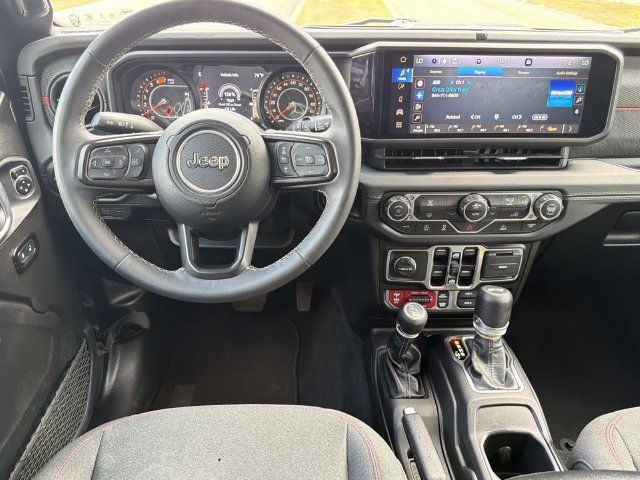 Used 2025 Jeep Wrangler Unlimited Rubicon AWD/4WD image 19