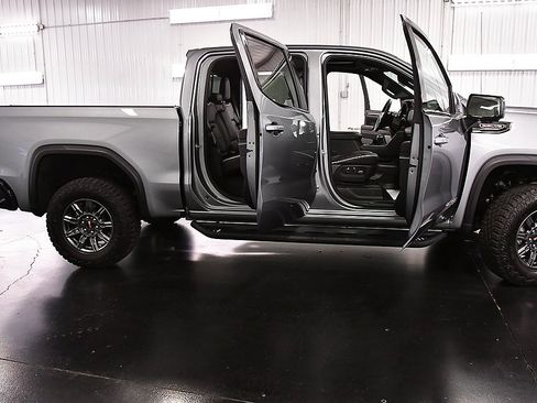 Used 2025 GMC Sierra 1500 AT4X image 34