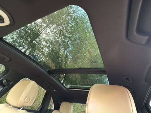 Certified 2023 Porsche Macan w/ Premium Package Plus image 15