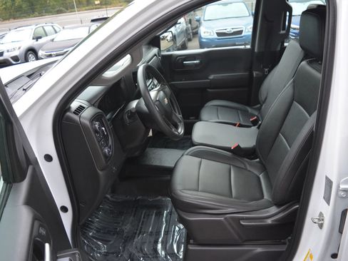 Used 2019 Chevrolet Silverado 1500 W/T w/ Trailering Package image 11