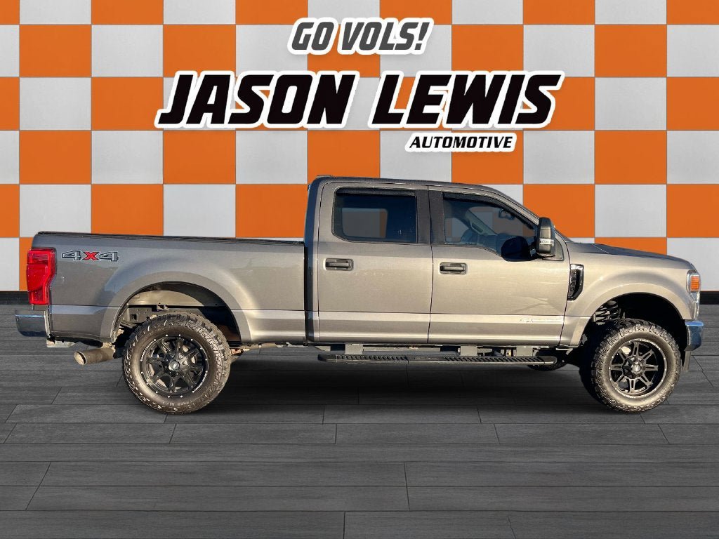 Used 2022 Ford F250 XLT AWD/4WD image 2