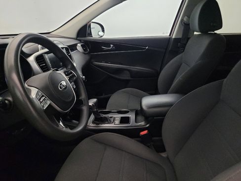 Used 2019 Kia Sorento FWD image 17