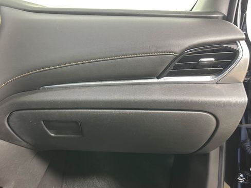 Used 2018 Chevrolet Traverse LT FWD image 26