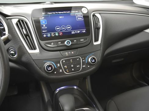Used 2024 Chevrolet Malibu LT FWD image 23