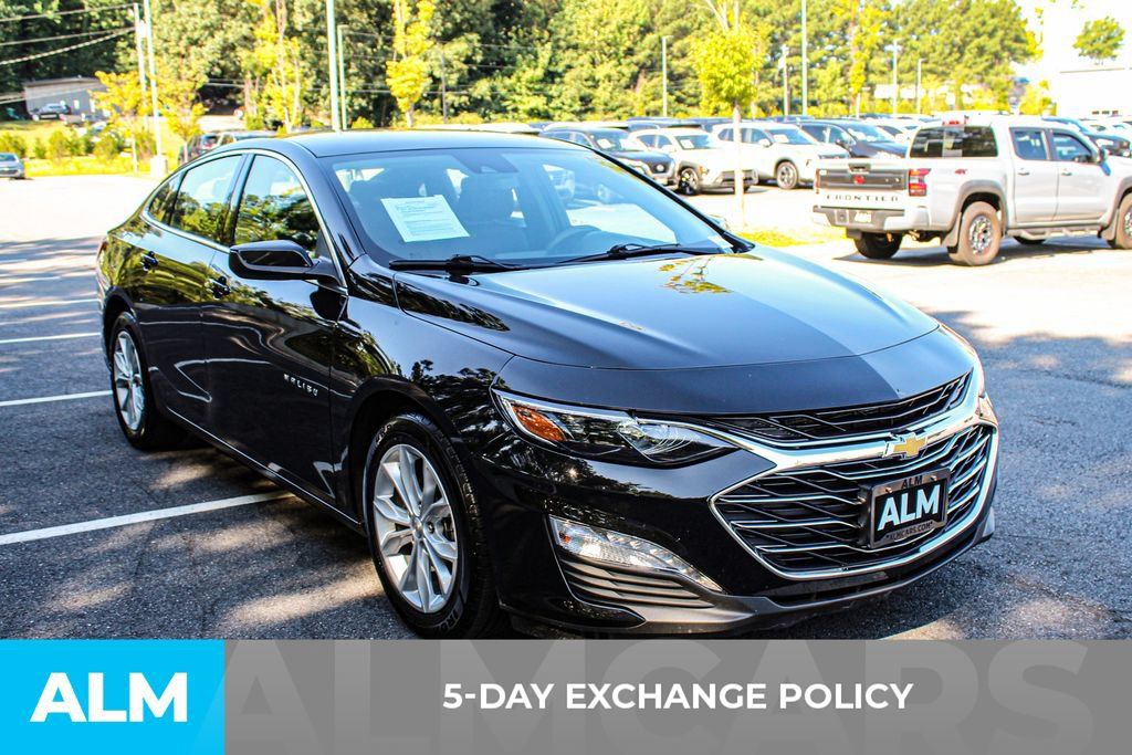 Used 2025 Chevrolet Malibu LT FWD image 3