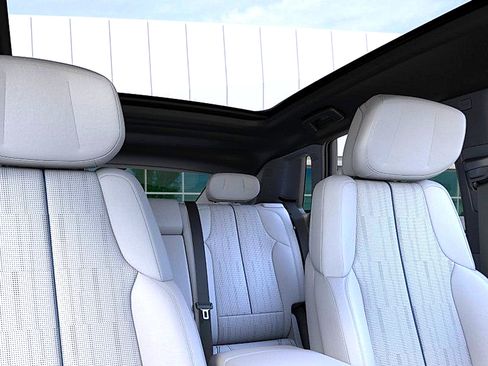 New 2025 Cadillac Lyriq Luxury image 24