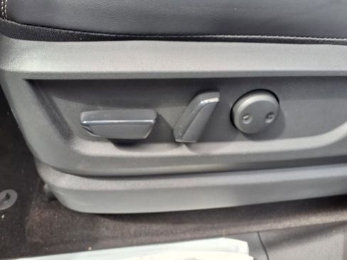 New 2025 Nissan Armada SL w/ Captain's Chari Seat Package image 23