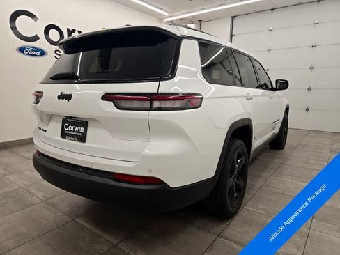 Used 2022 Jeep Grand Cherokee L Laredo AWD/4WD image 5